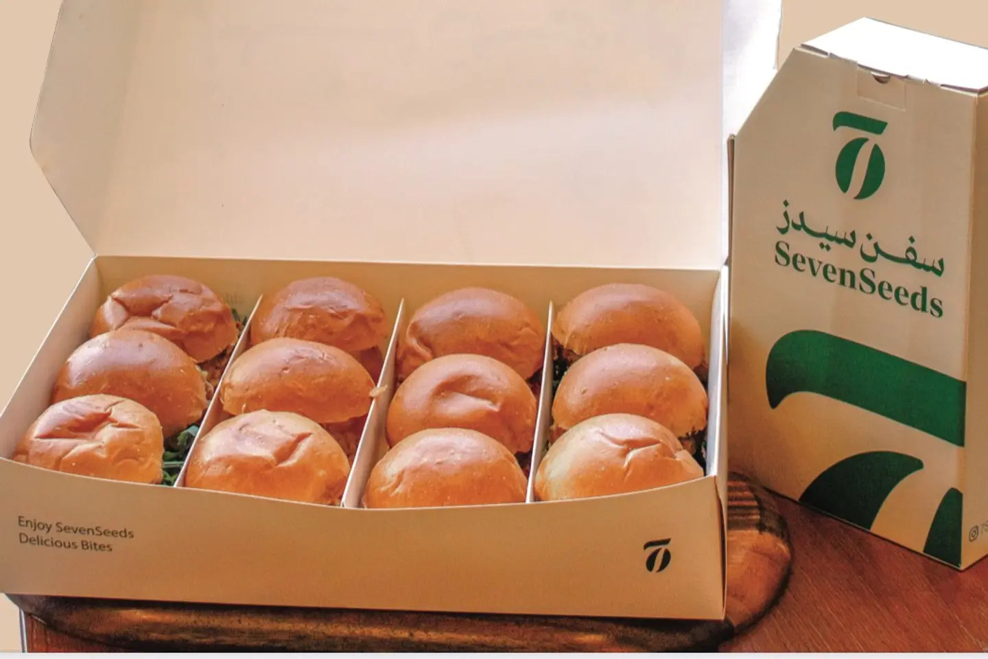 بوكس ساندويتش 12 سلايدر من اختيارك مع لتر قهوة اليوم