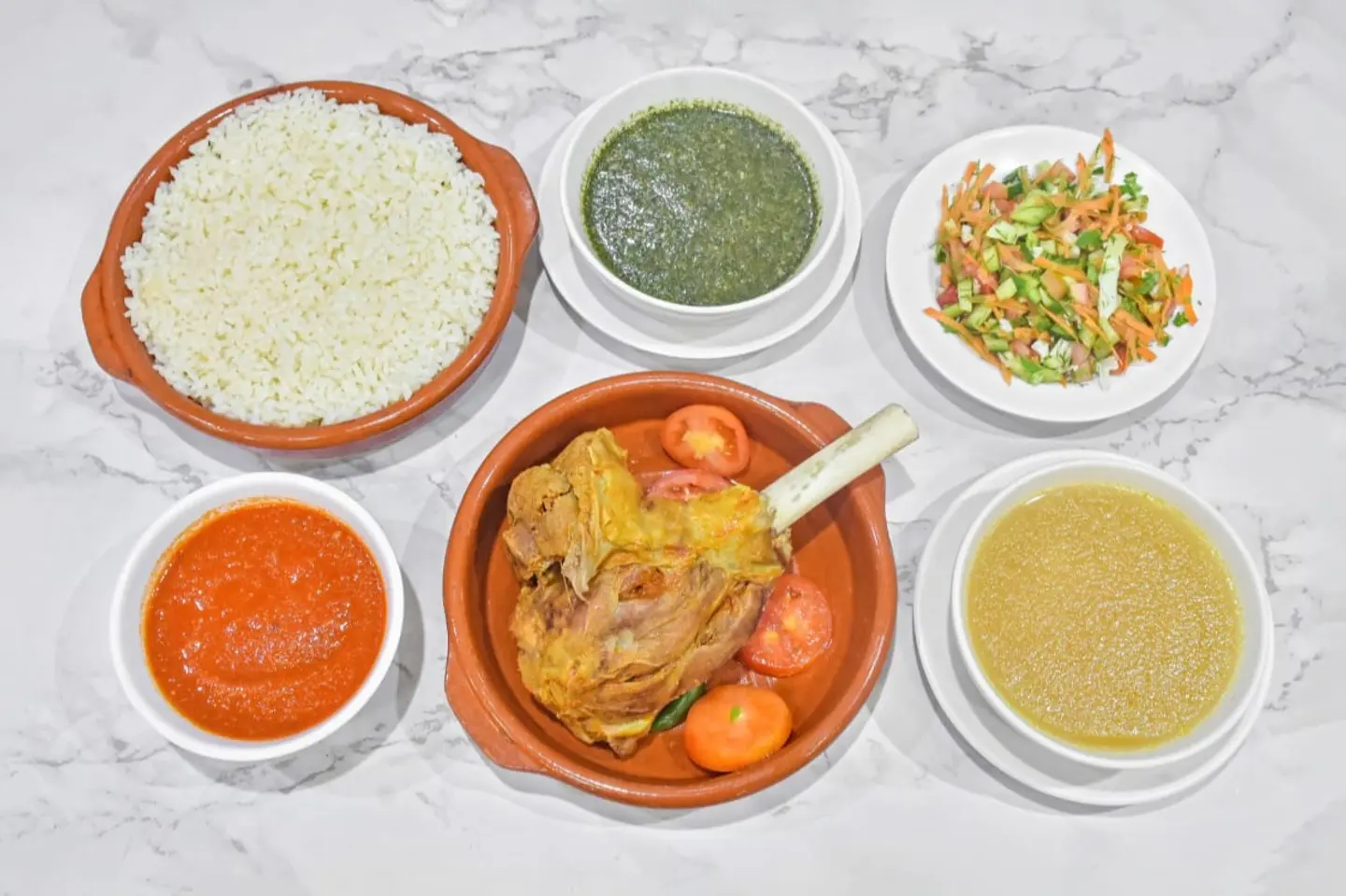 صحن فتة موزه مع ارز وخضار