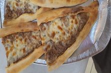 فطيرة لحم بالجبن