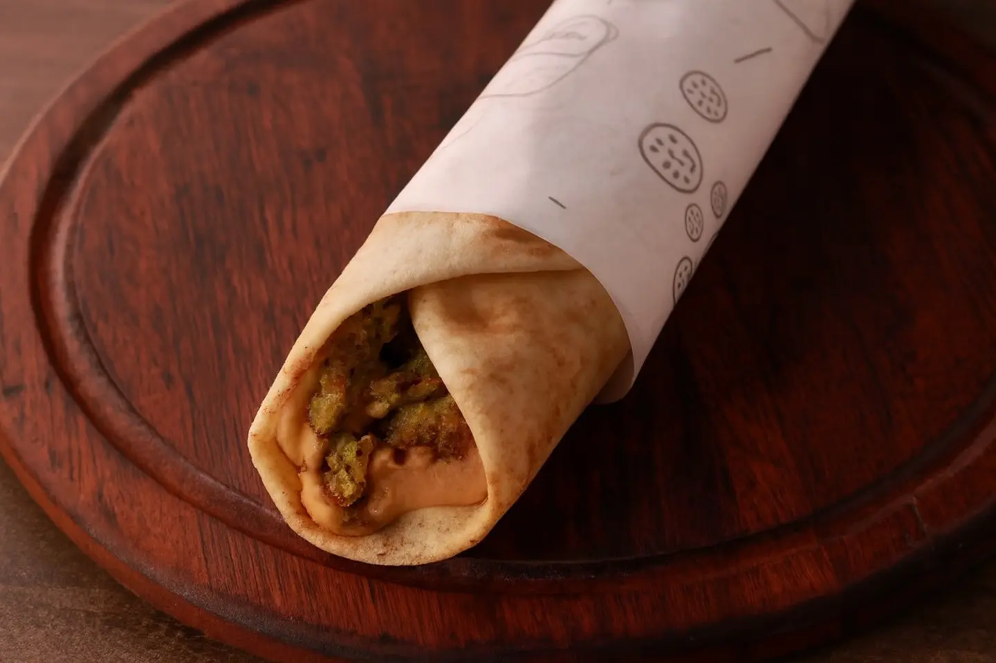 ساندوتش فلافل وفول هاشم