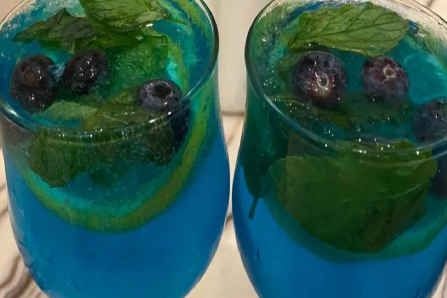 موهيتو توت ازرق