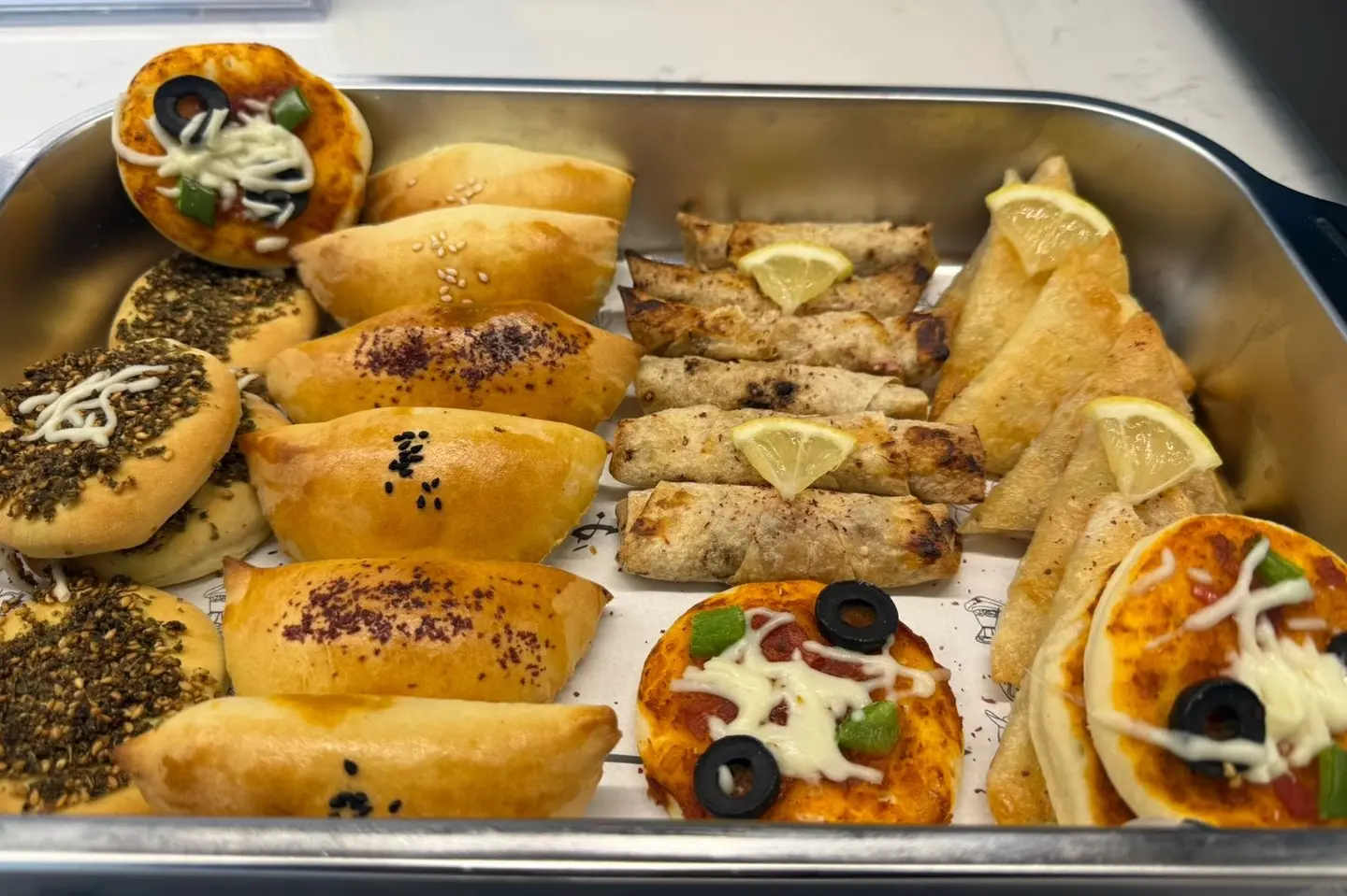 بوكس معجنات مشكل مع مسخن