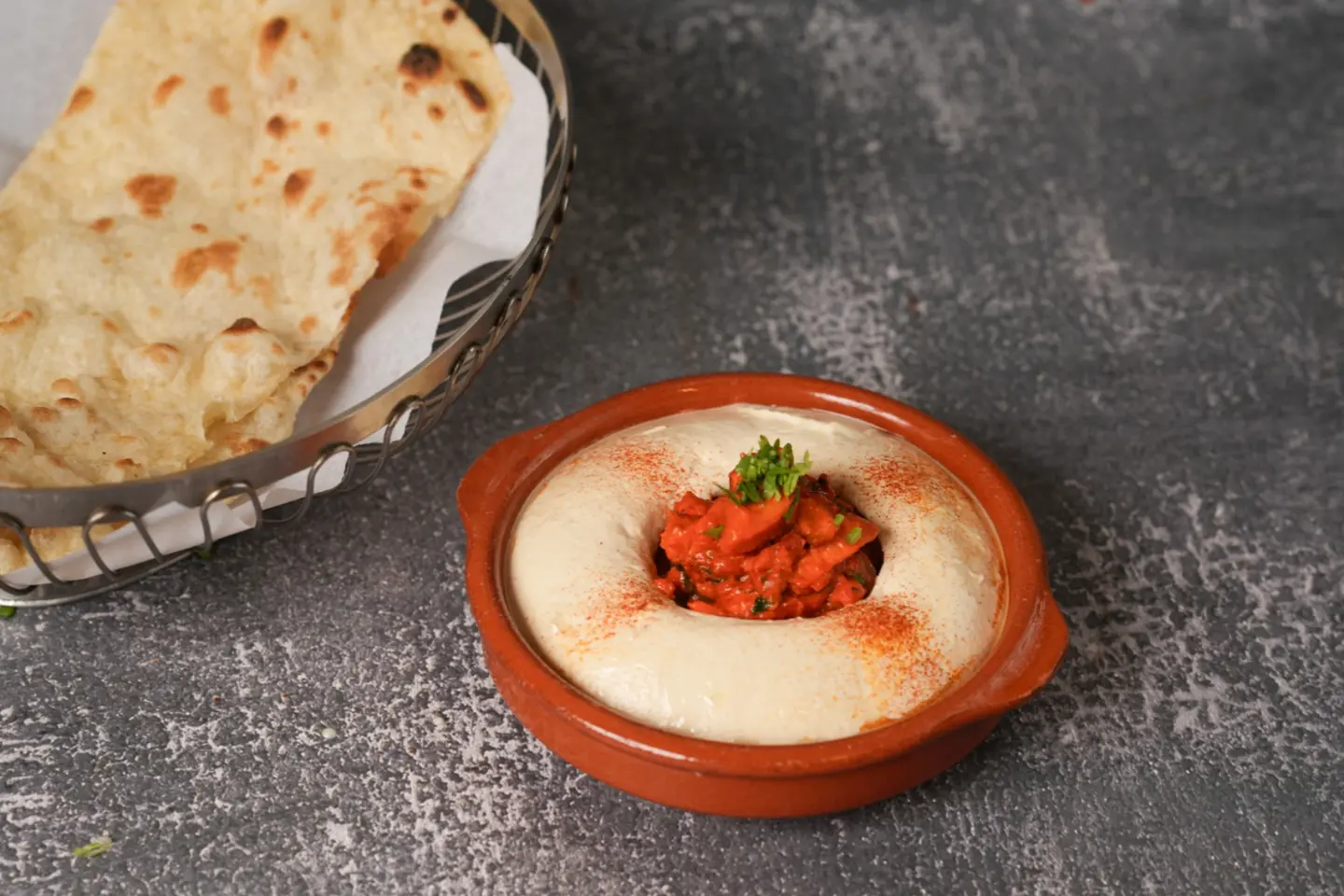 Hammus With Chicken Tikka