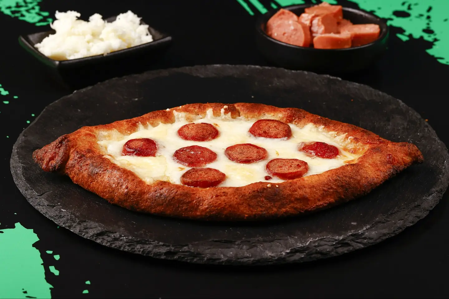 معجنات جبن بالنقانق- كيتو وخالية من الجلوتين