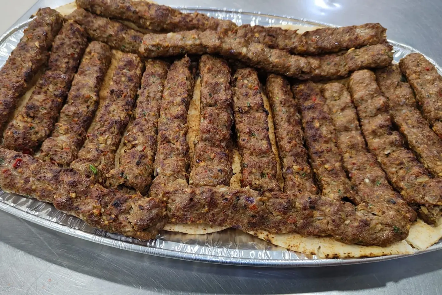 ثمانية اسياخ كباب لحم