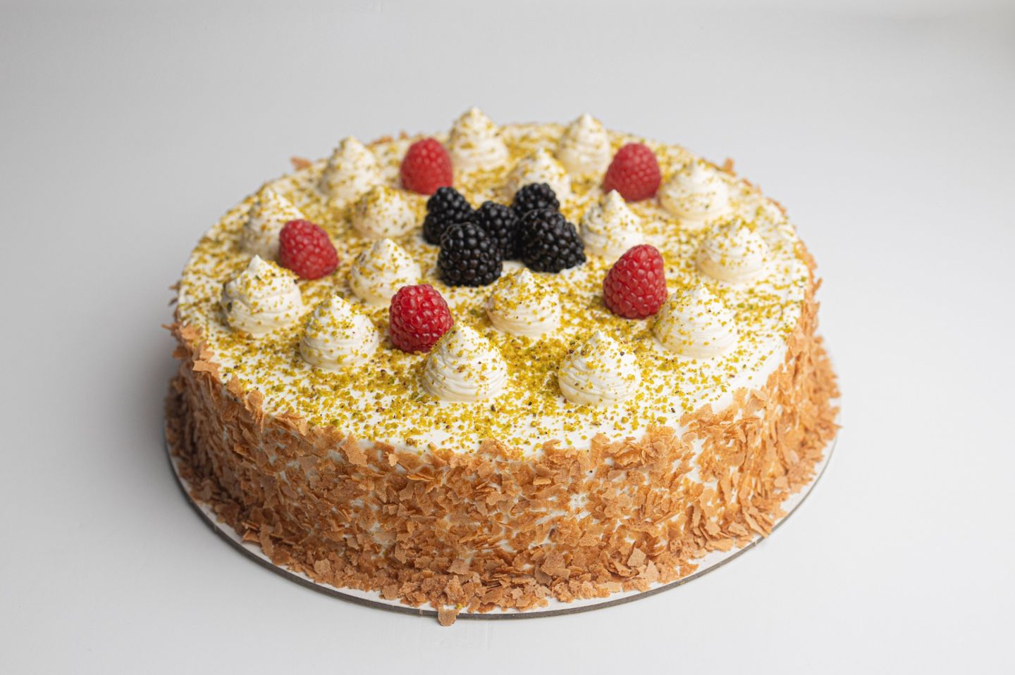 Pistachio With Berry Cake
