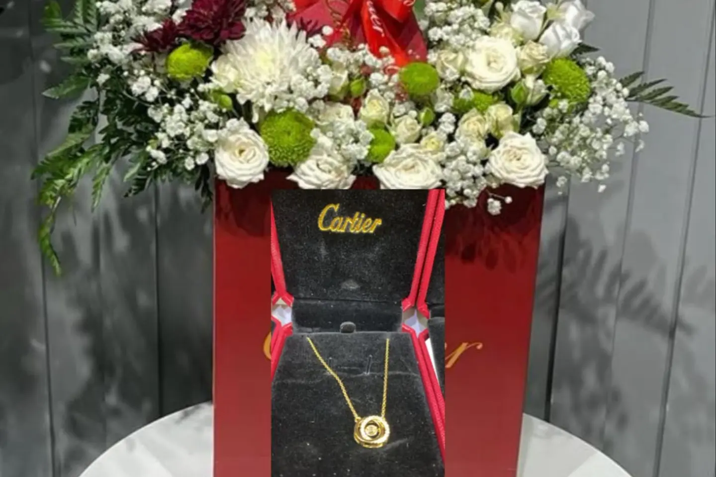 سلسلة كارتير بتنسيق الورود ص