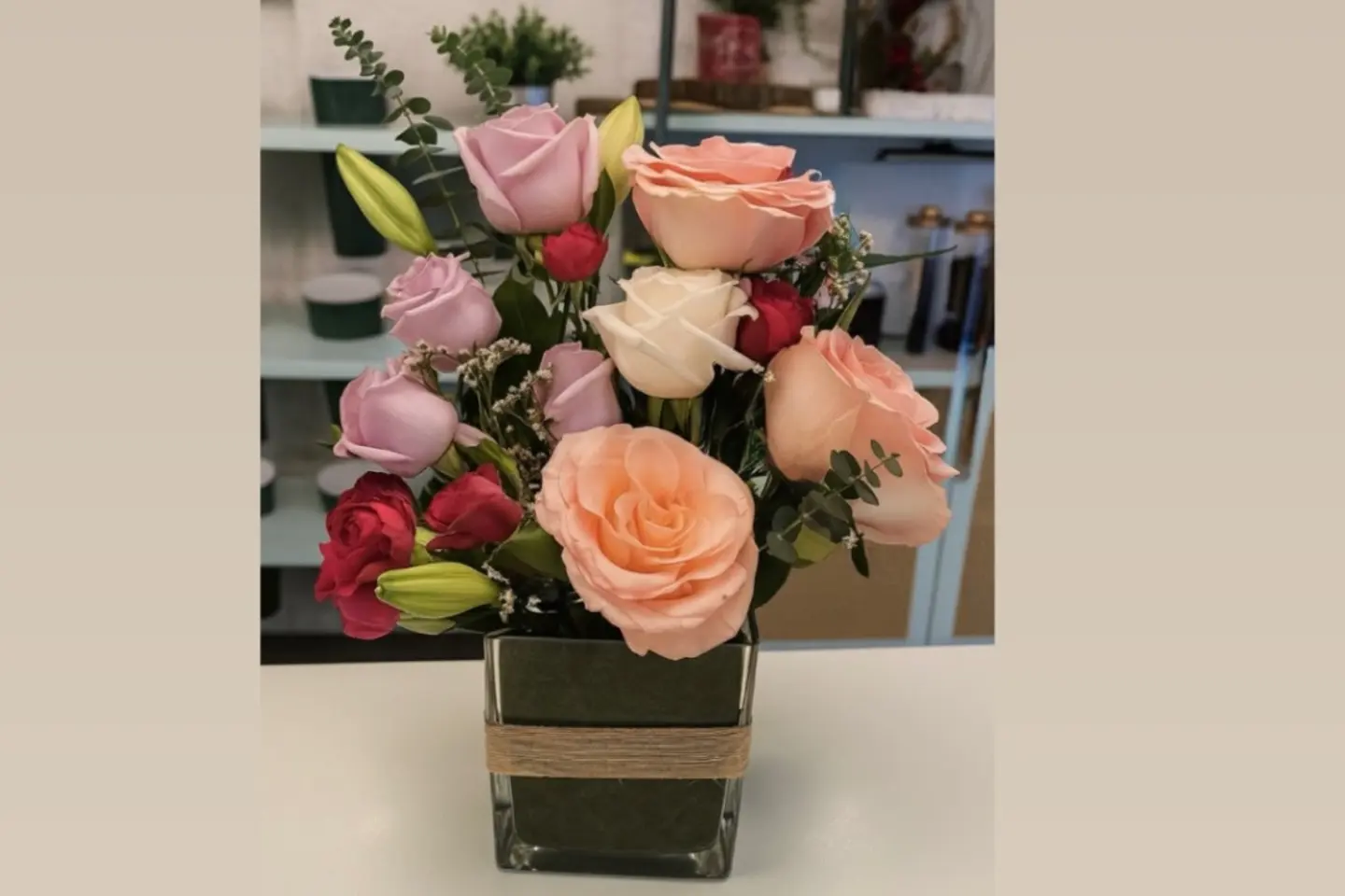 مزهرية زهور مختلطة ٤