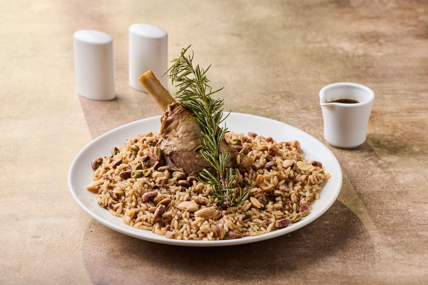 موزة لحم ضأن مع أرز الشرقي