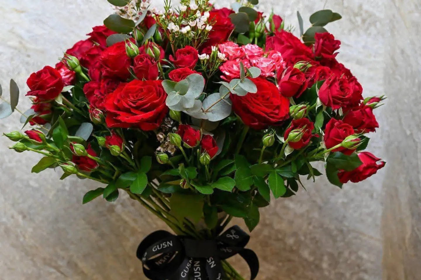 باقة ورود راد هدية