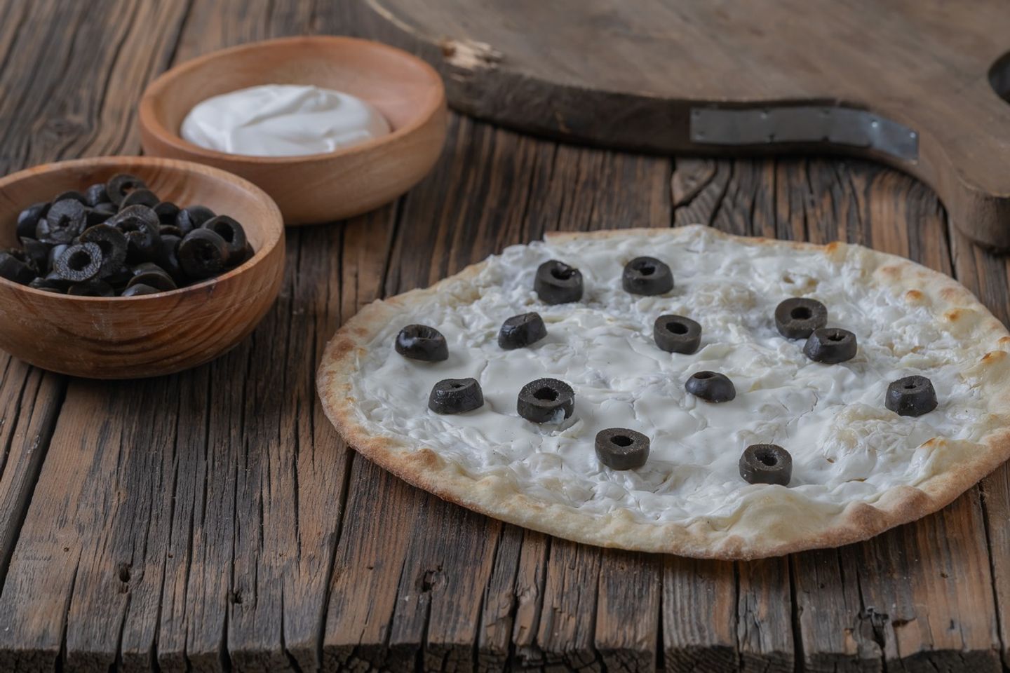 فطيرة لبنة بالزيتون