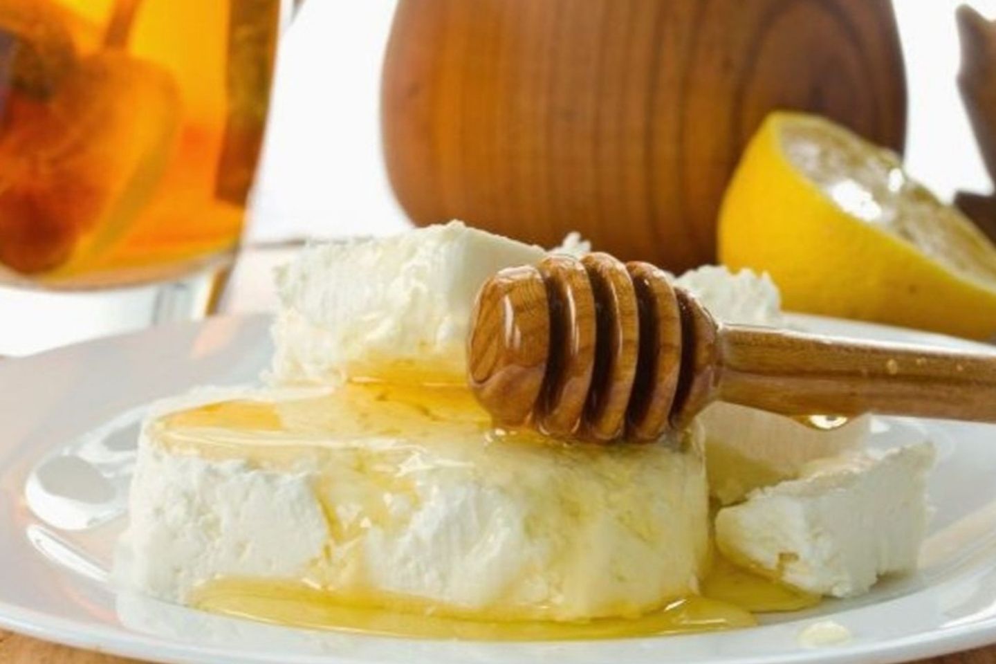 صحن قشطه عسل