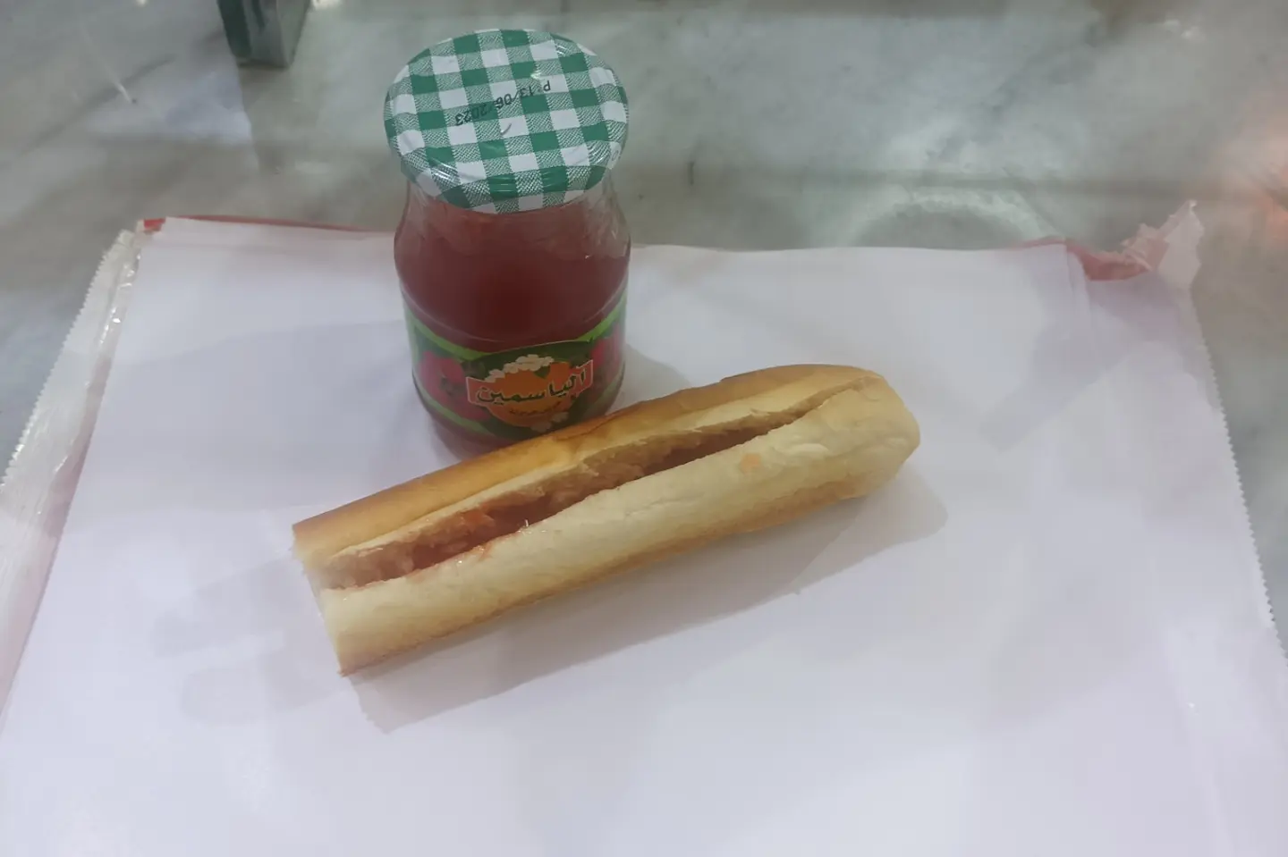 ساندويتش مربى ساده