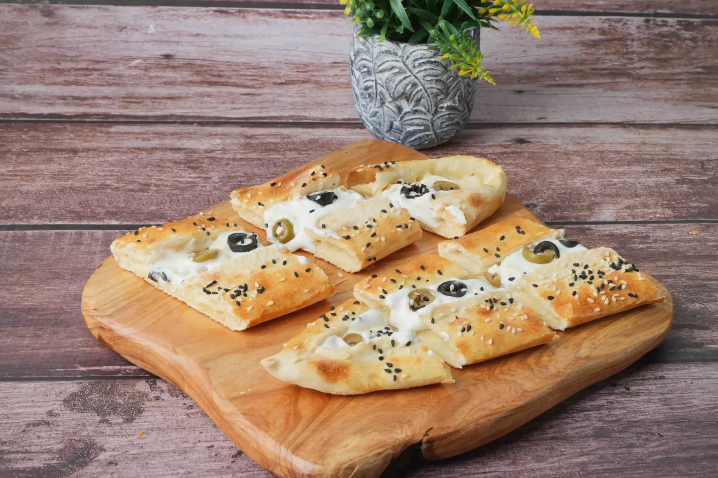 فطيرة لبنة زيتون