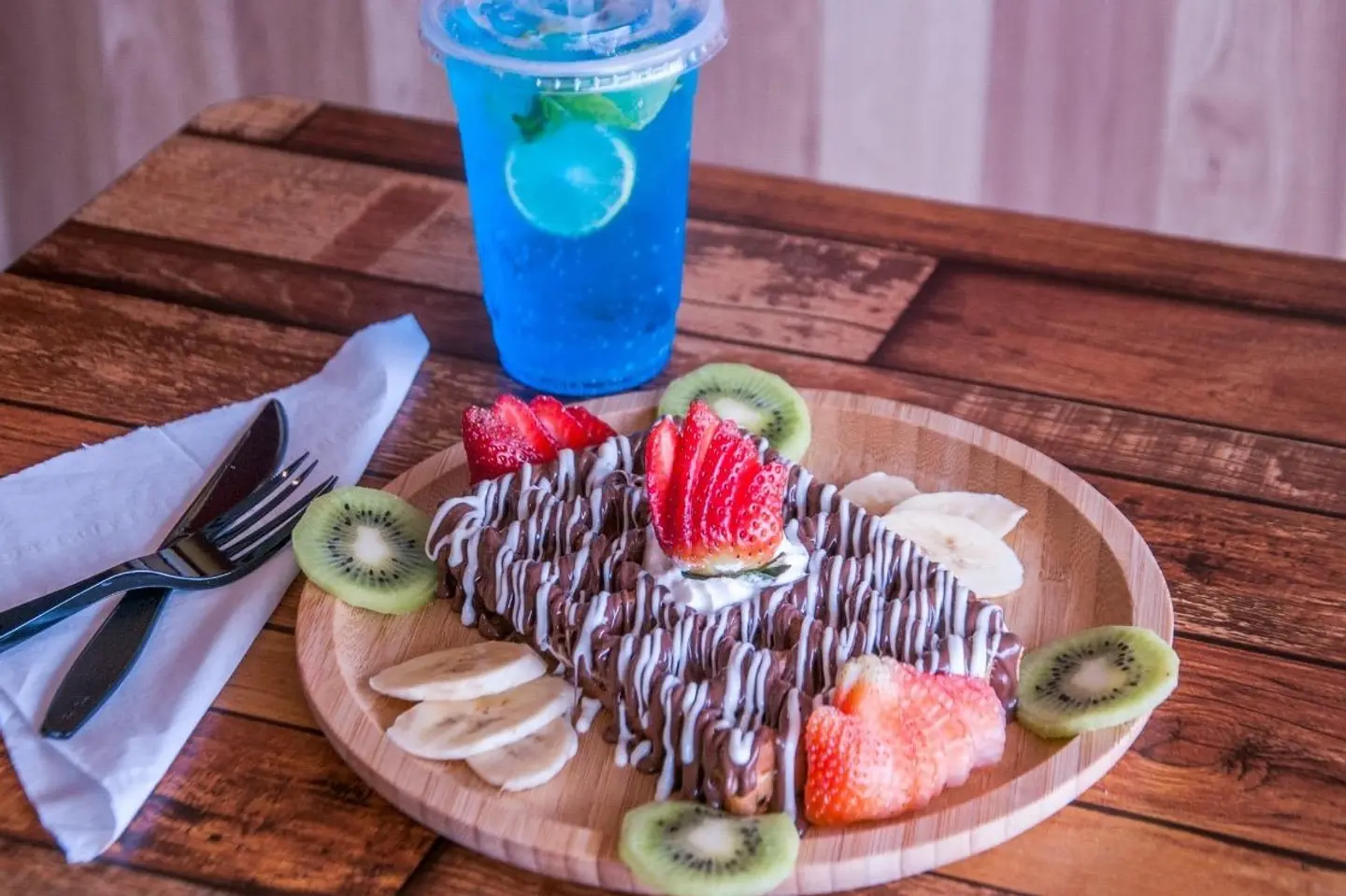 Waffle Large With Fruit