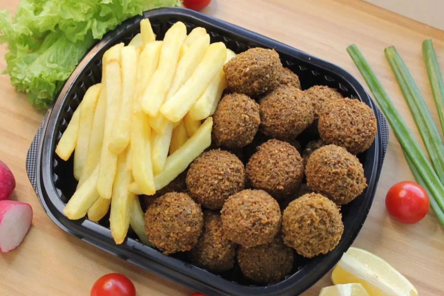 صحن فلافل مع بطاطا كبير