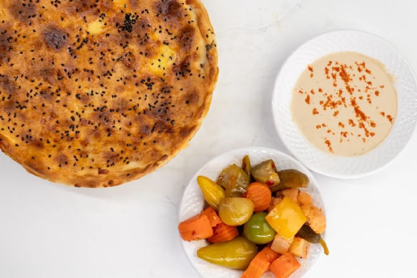 حواوشي سجق و بسطرمه و جبنة