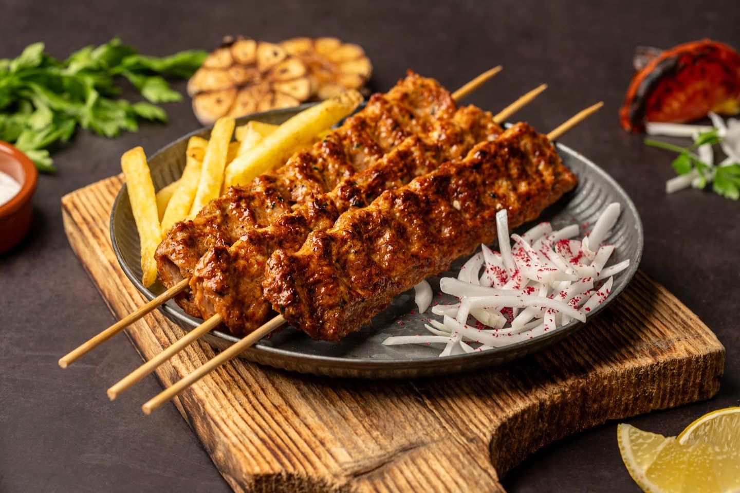 صحن كباب دجاج مع أرز
