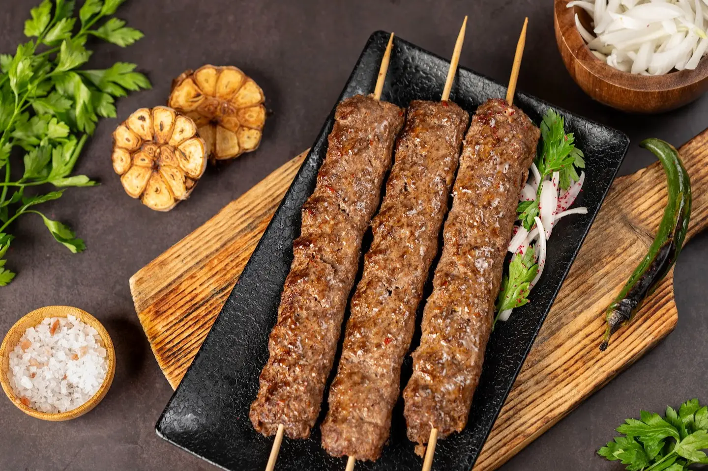 صحن كباب لحم مع بطاطا