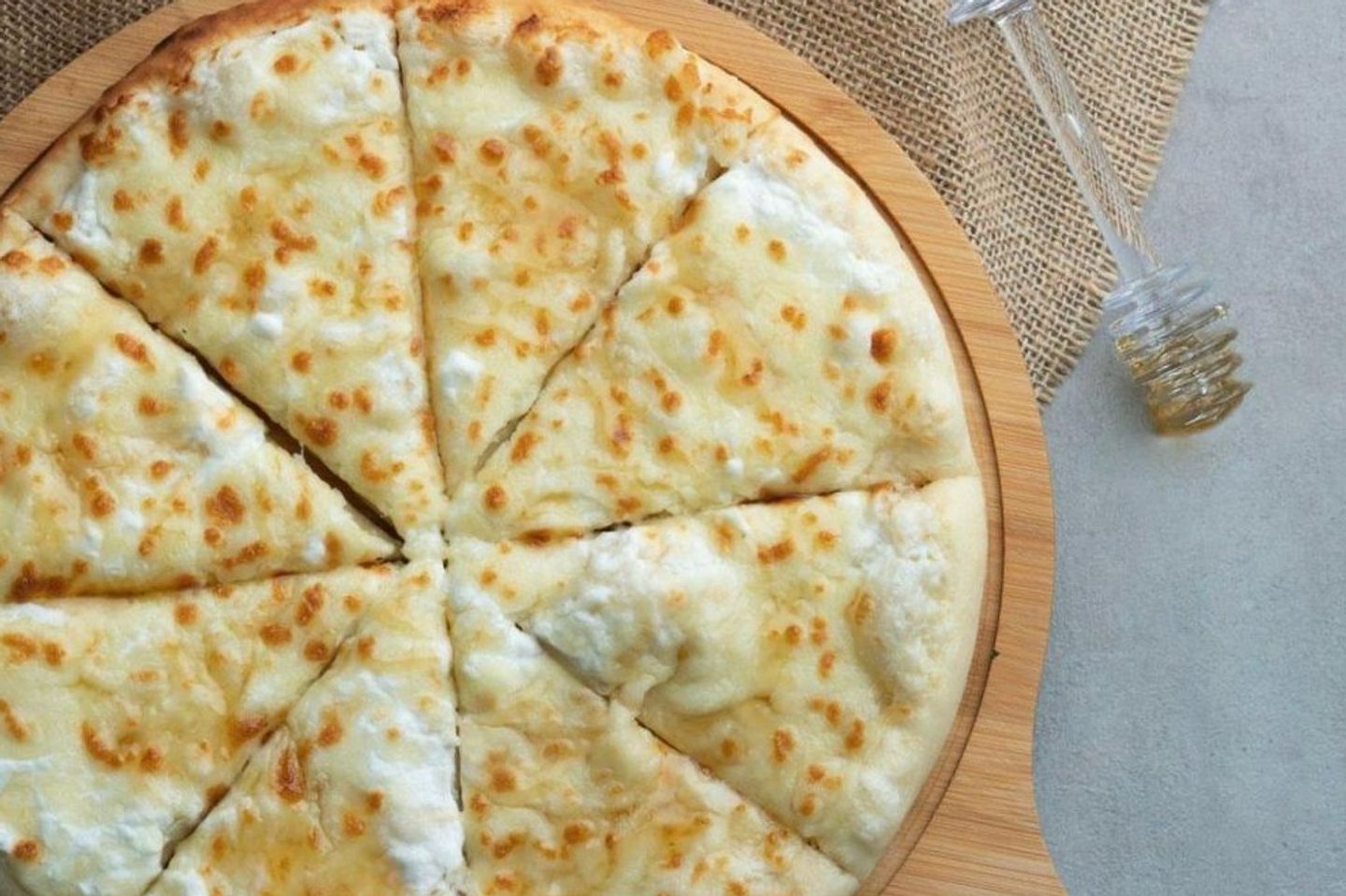 Sweet Creamy Pizza
