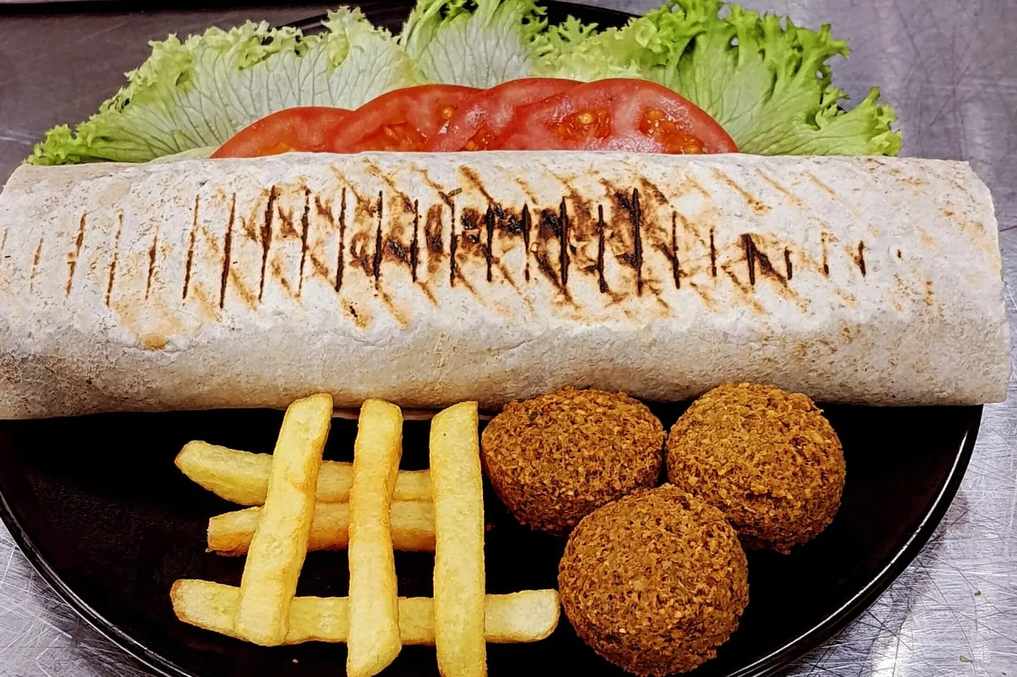 ساندوتش فلافل صاج  بالبيض