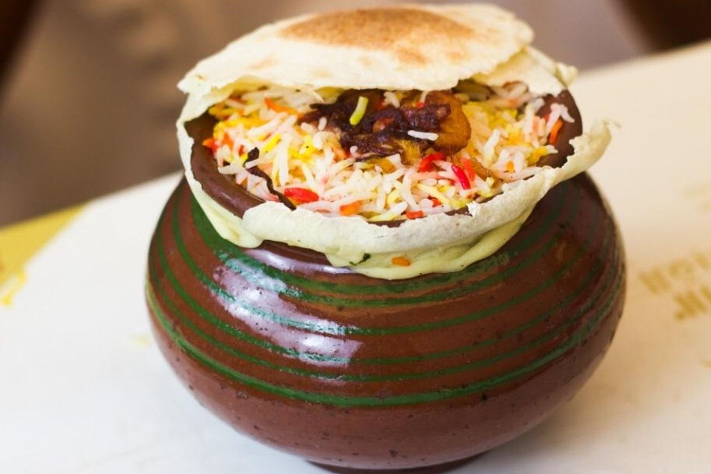 أرز برياني مع روبيان بالفخار