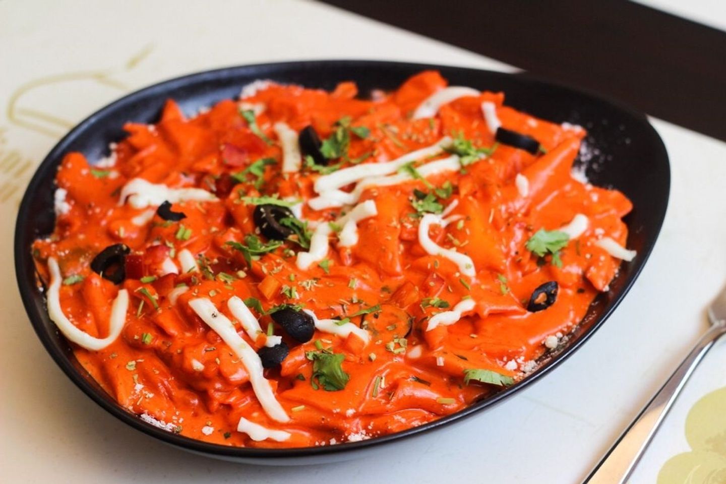 معكرونة بالصوص الأحمر