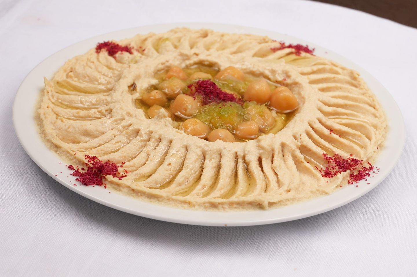 حمص بالطحينة
