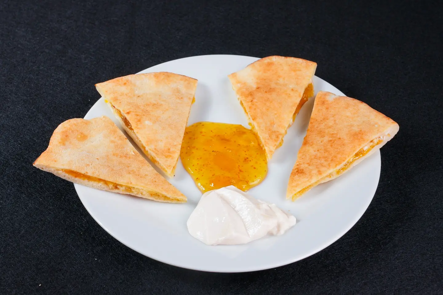 مربى بالقشطة