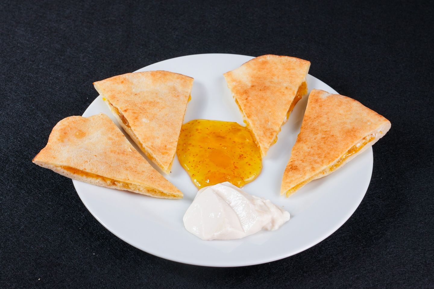 مربى بالقشطة