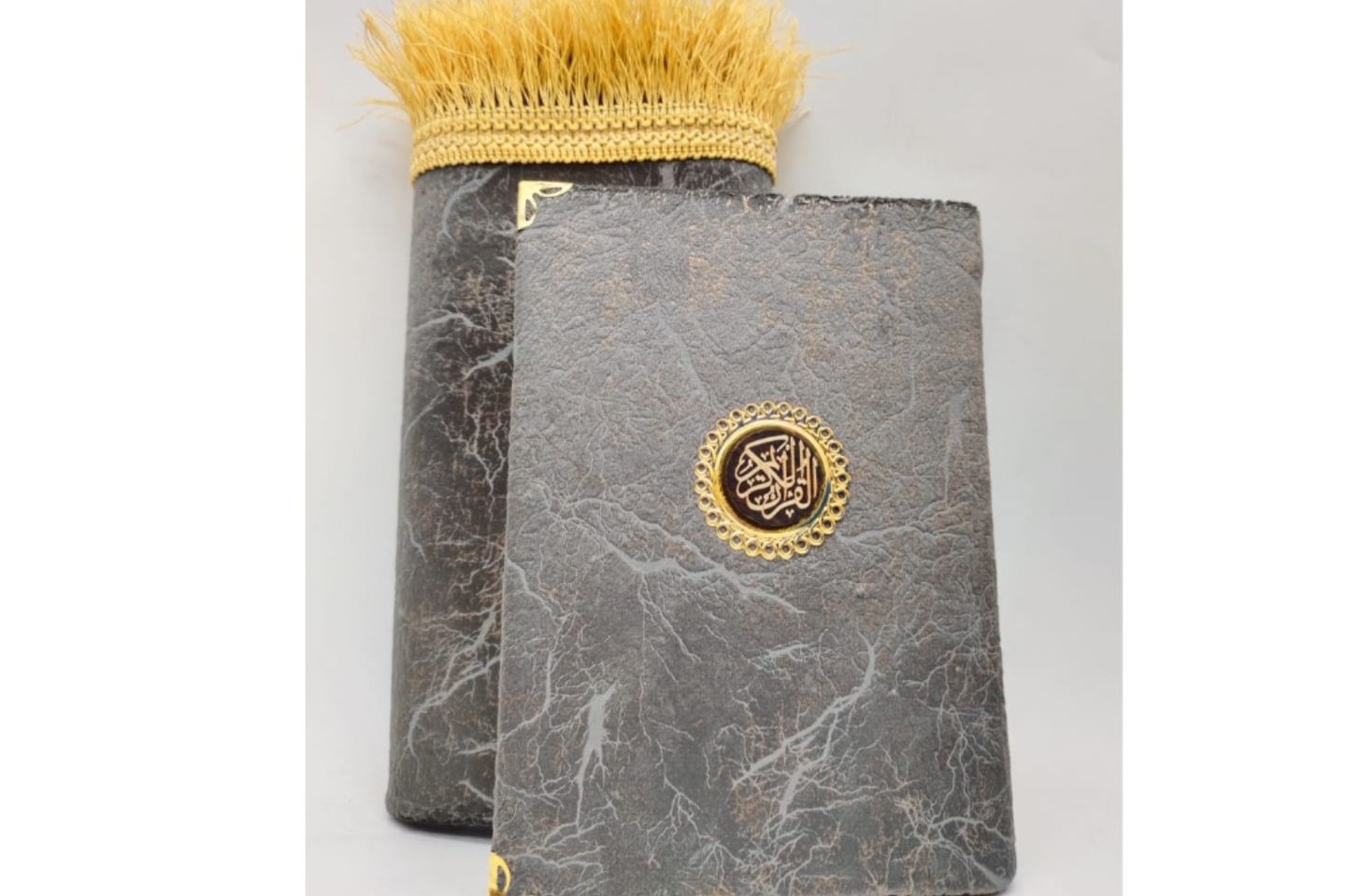 Holy Quran With Prayer Rug 055