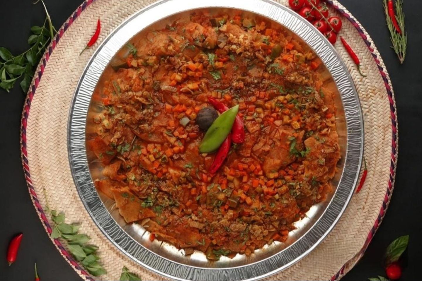 وليمة قرصان - وسط