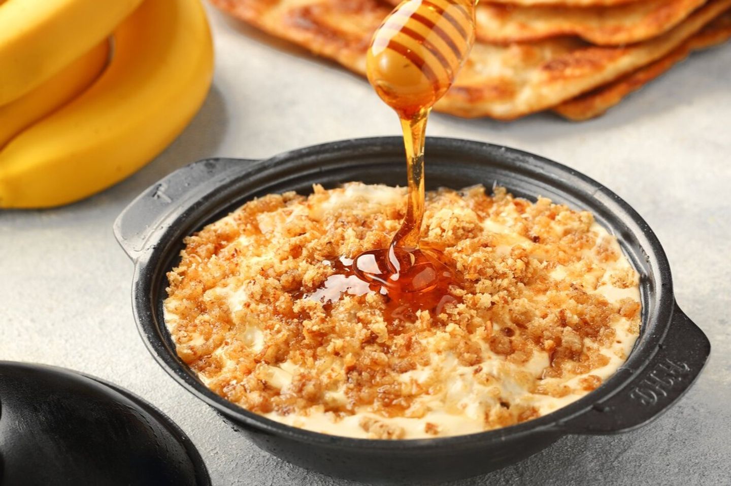 معصوب قشطة مع العسل
