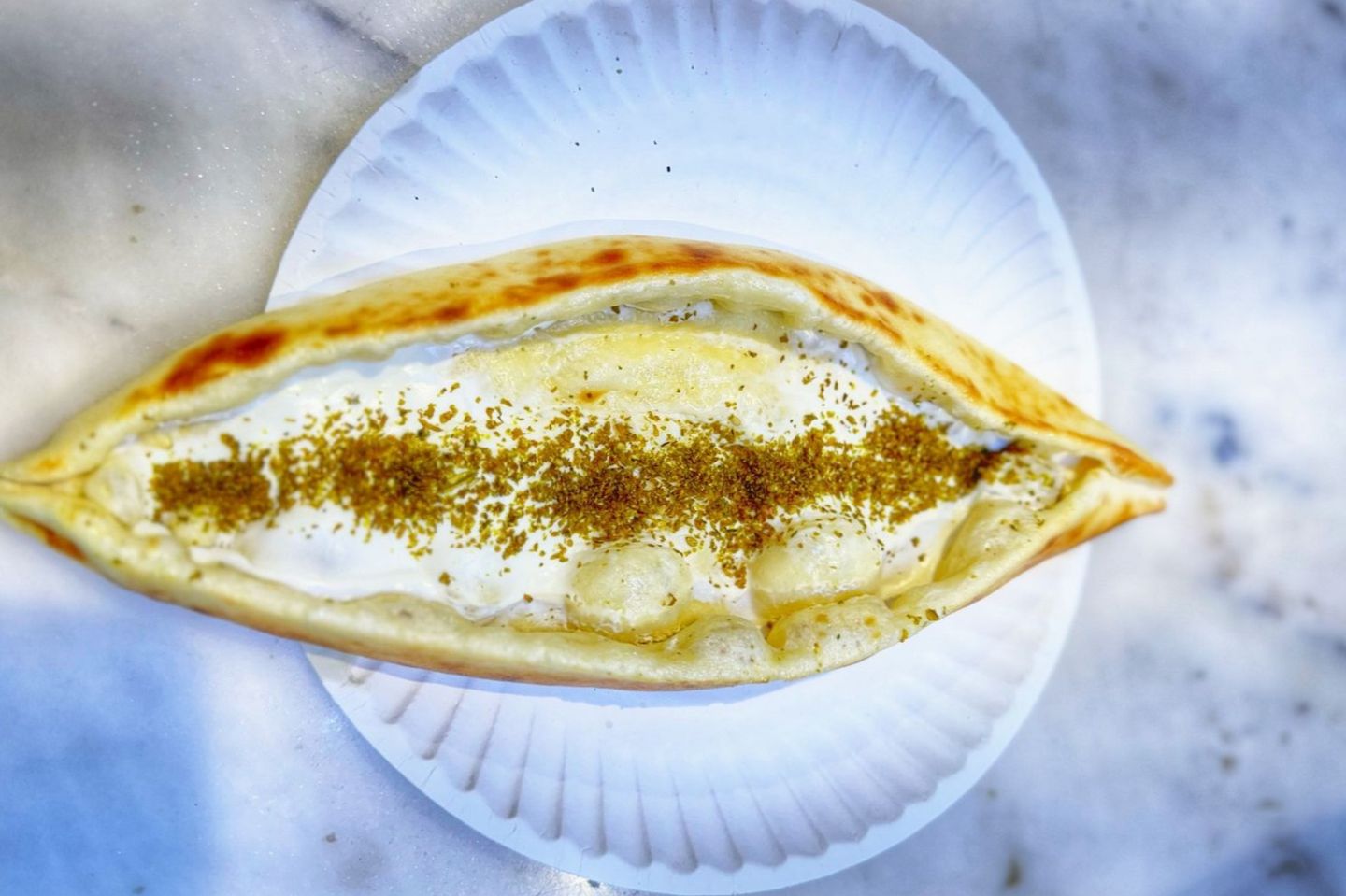 فطيرة جبن بالزعتر