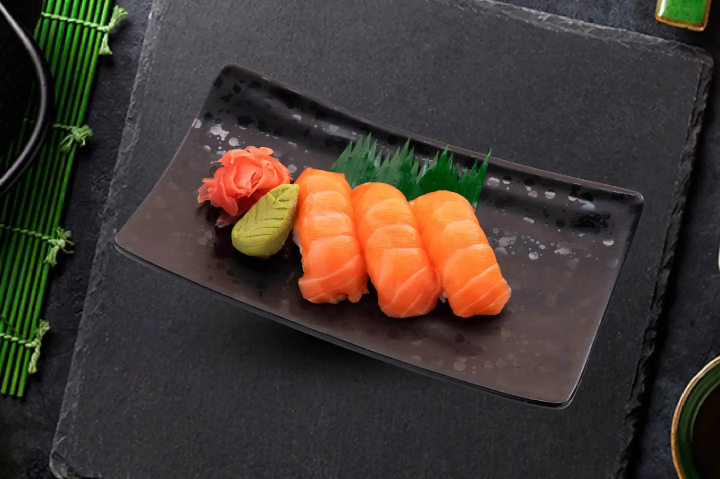 Salmon Sushi 3 Pieces