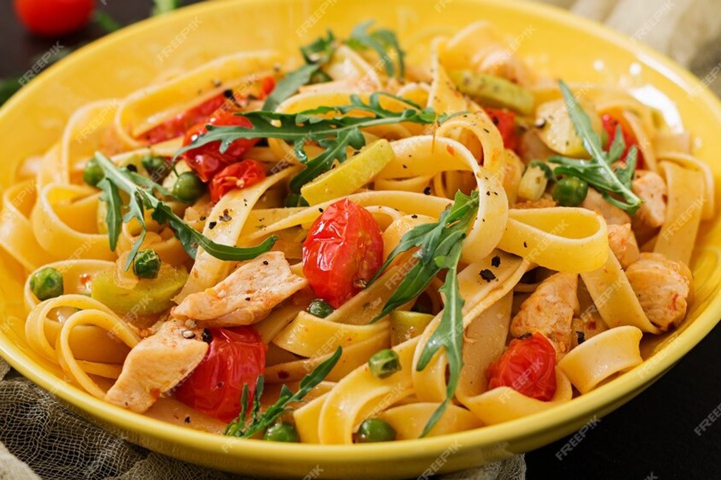 White Fettuccine With Chicken