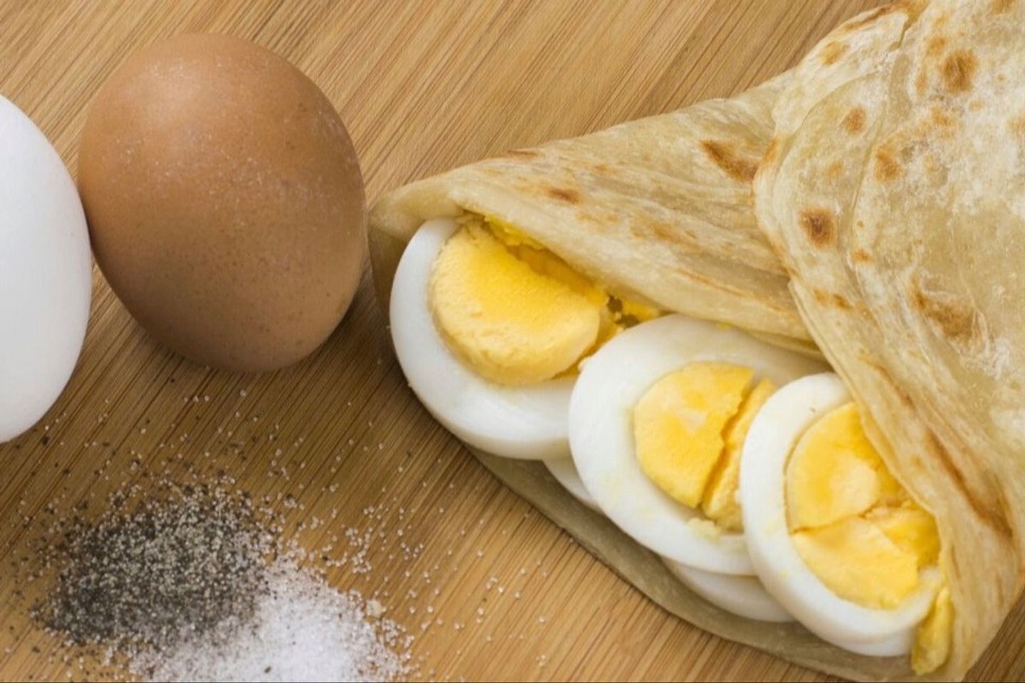 شباتي بيض مسلوق