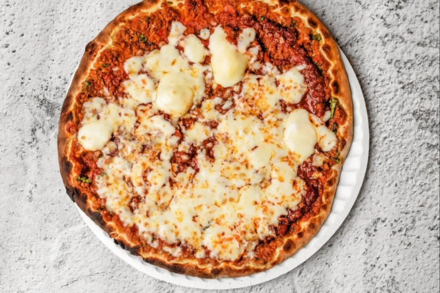 لحم مع الصوص بالجبنة