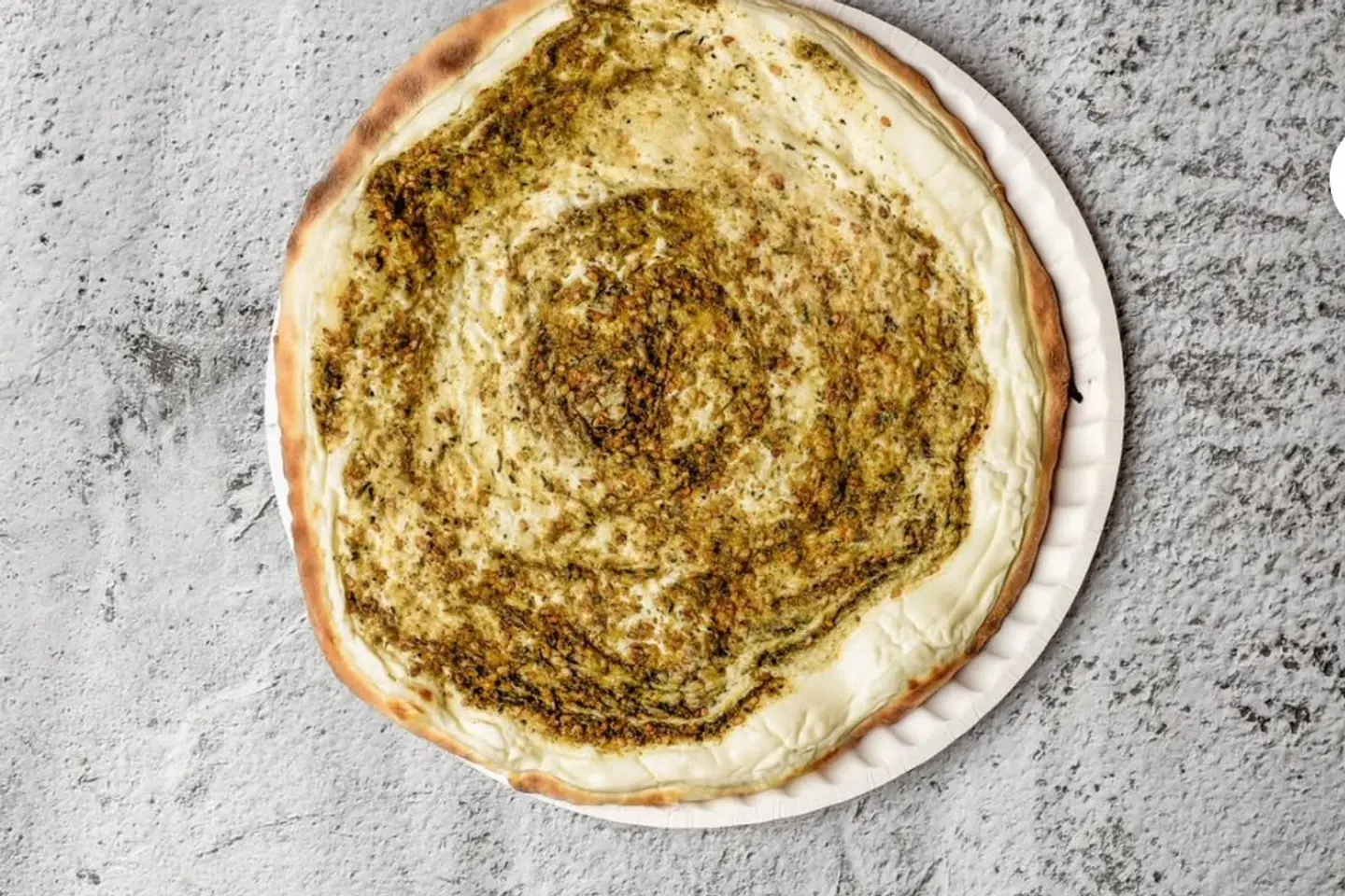 لبنة جبنة وزعتر