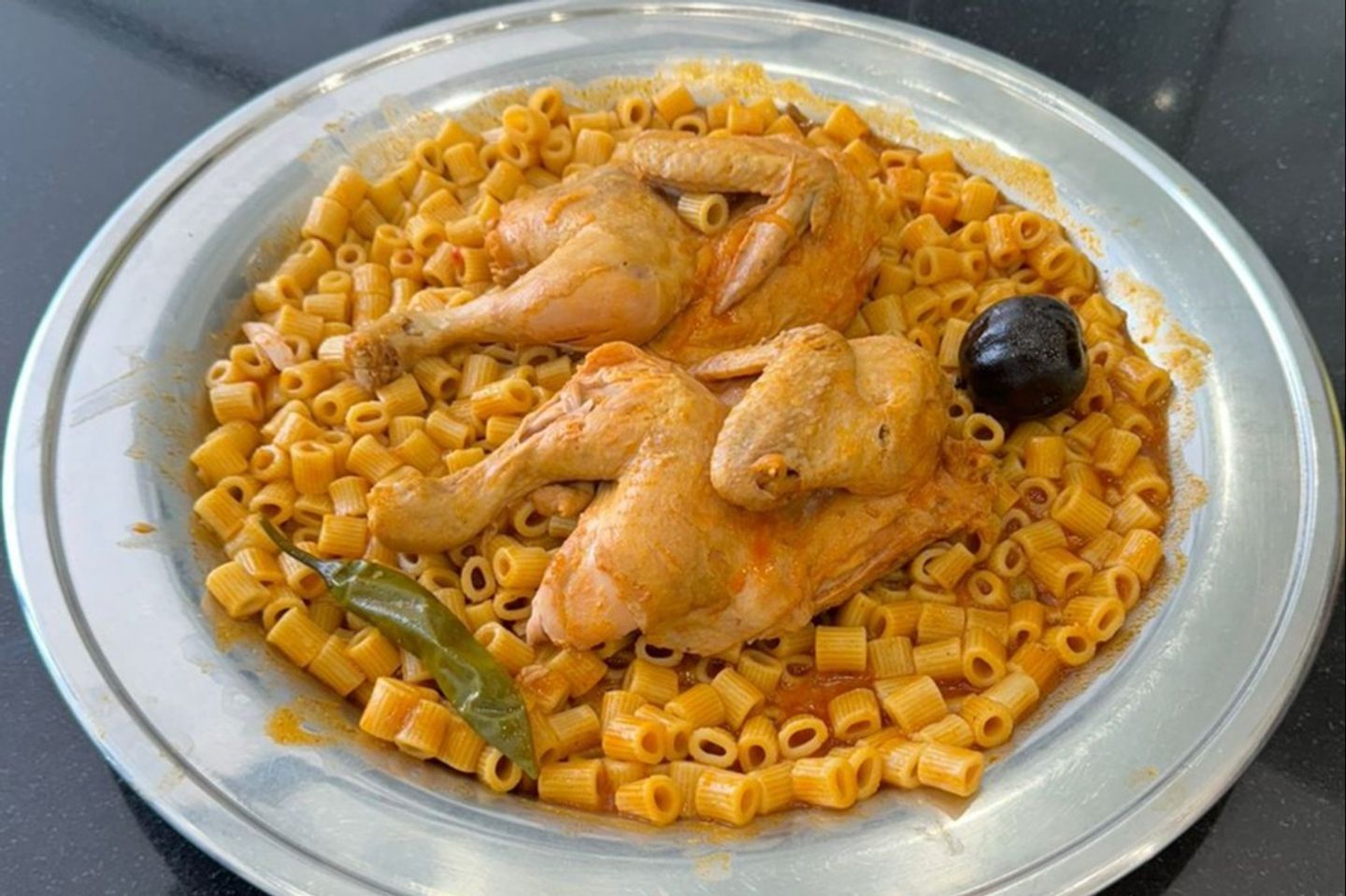 نص حبة مضغوط مكرونة بالدجاج