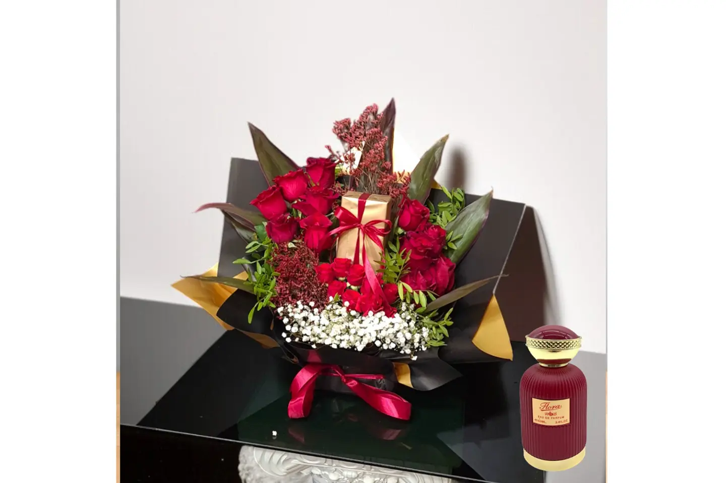عطر فلورا مع باقة زهور
