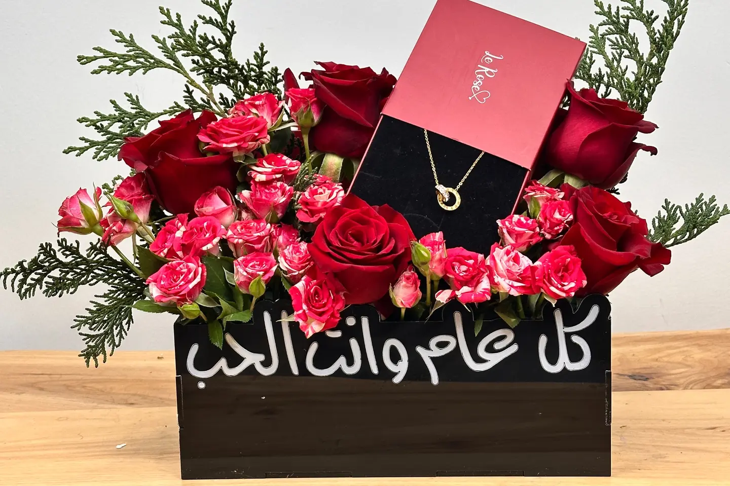 اكريلك الحب مع قلاده