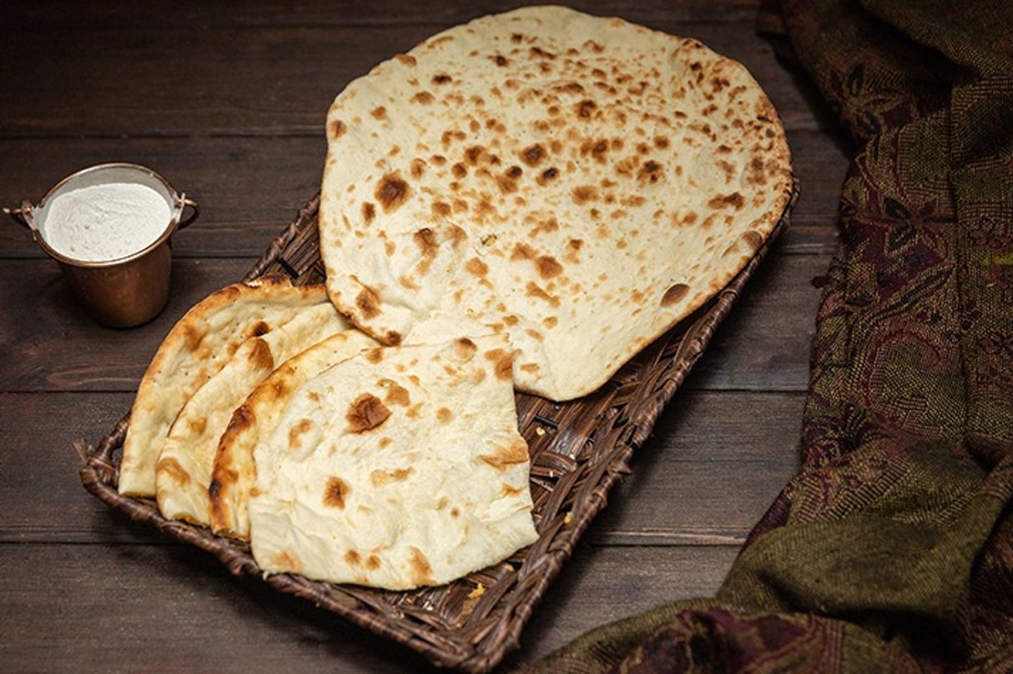 نان محشي بالجبنة