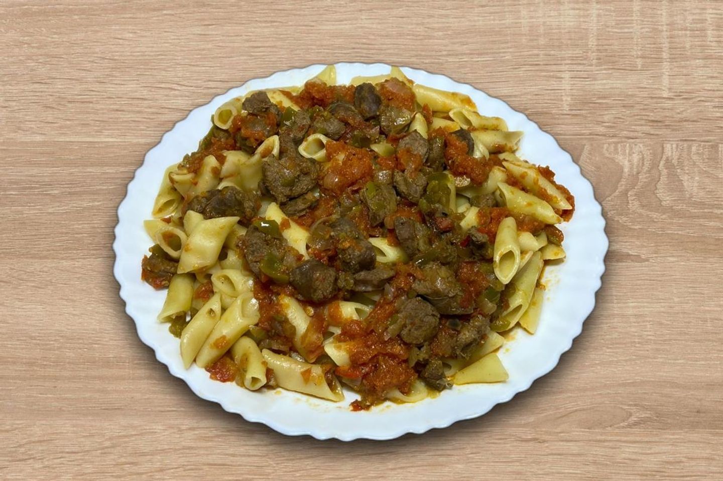 طاجن مكرونة بالسجق