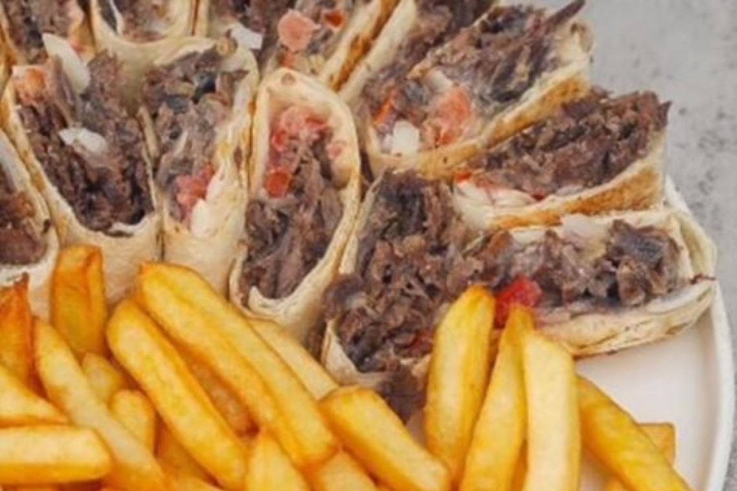شاورما عربي لحم مع الجبن