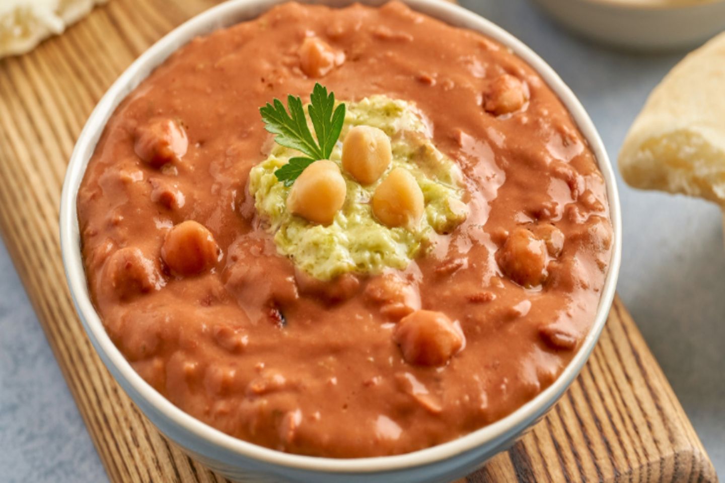 فول زيت حار علبة