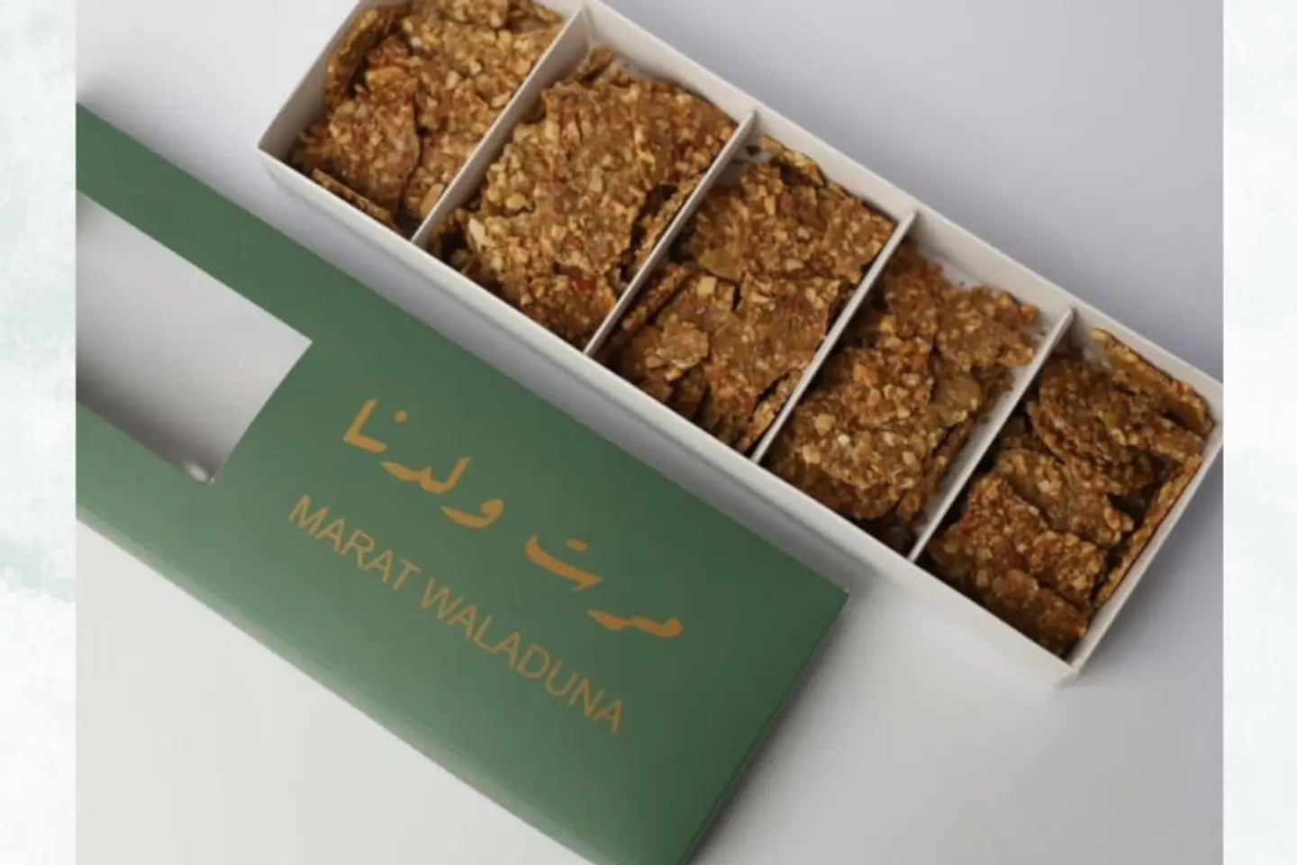 رقائق المكسارات والكراميل المقرمش