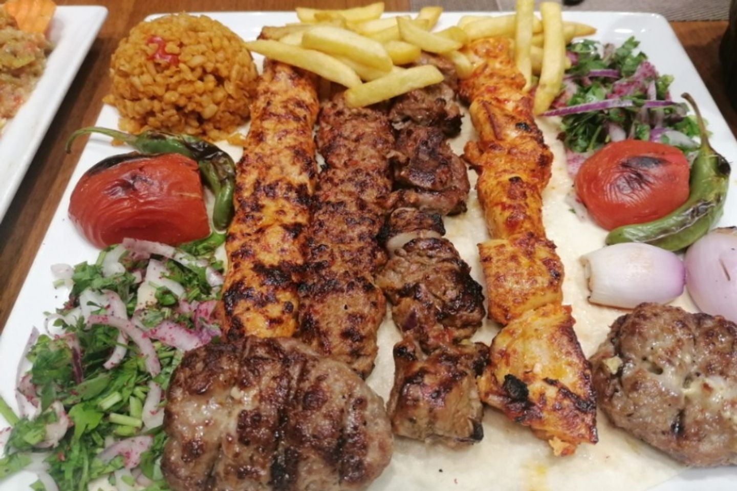 صينية وسط واحد كيلو ونص كيلو مشكل