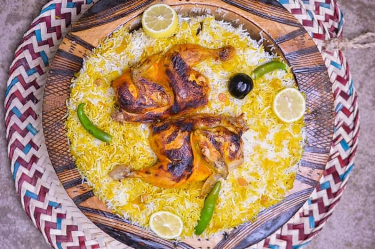 دجاج كاملة مشروك