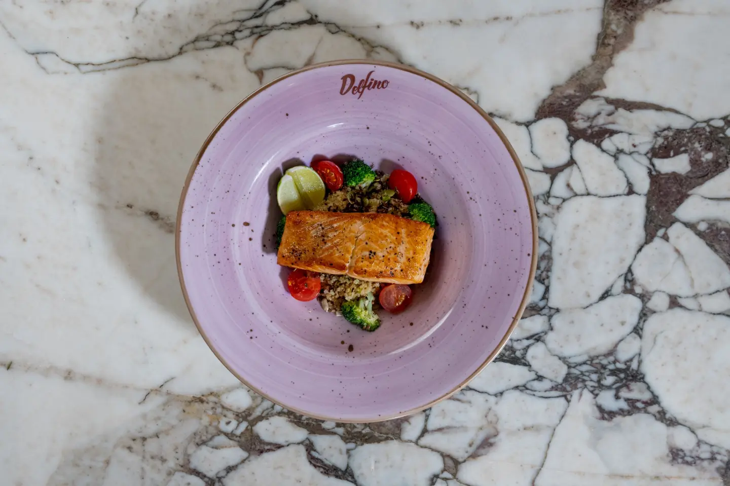 Filetto Di Salmone Con Insalata Di Quinoa